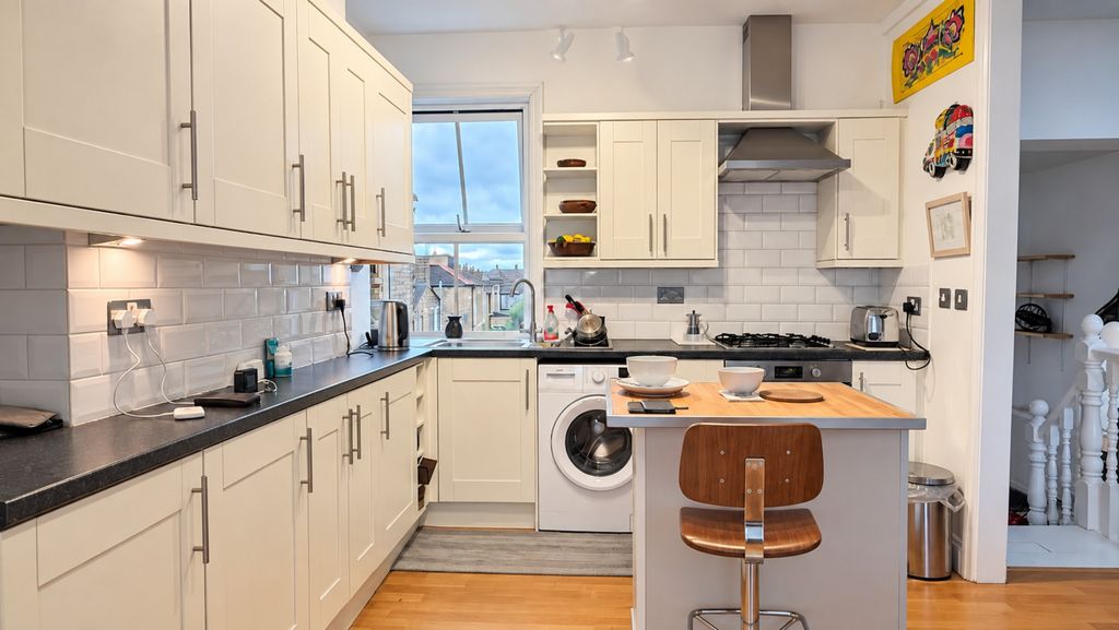 Property photo 3 of 13 Kitchen