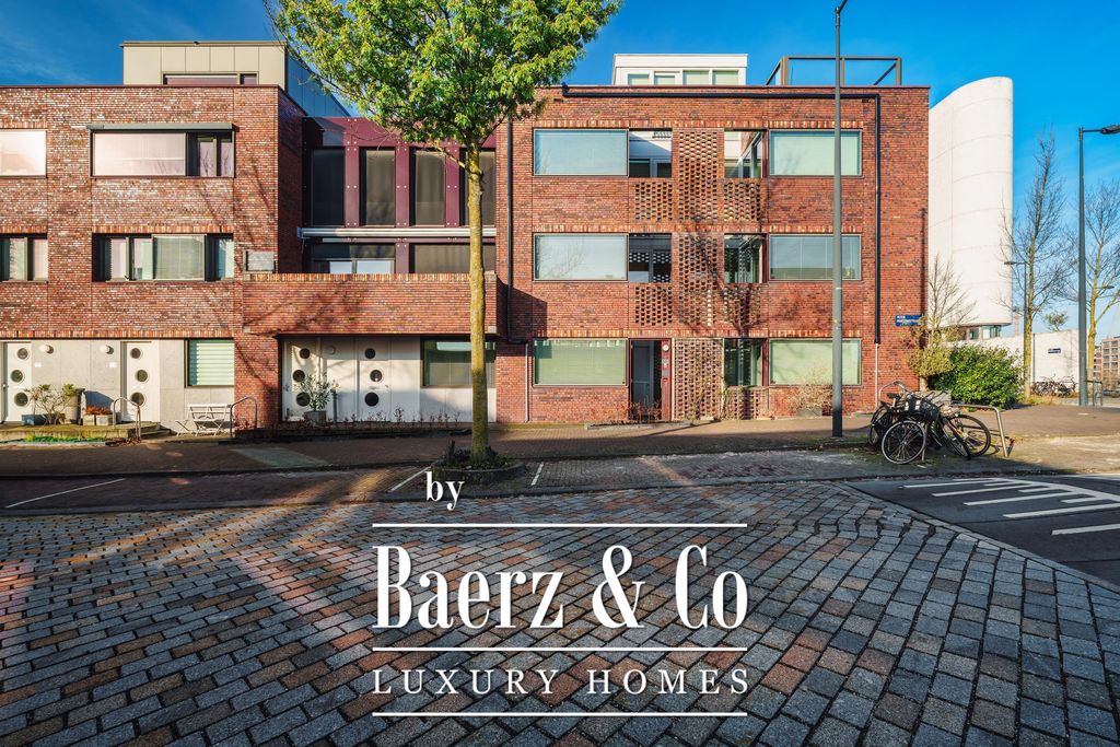 Property photo 1 of 33