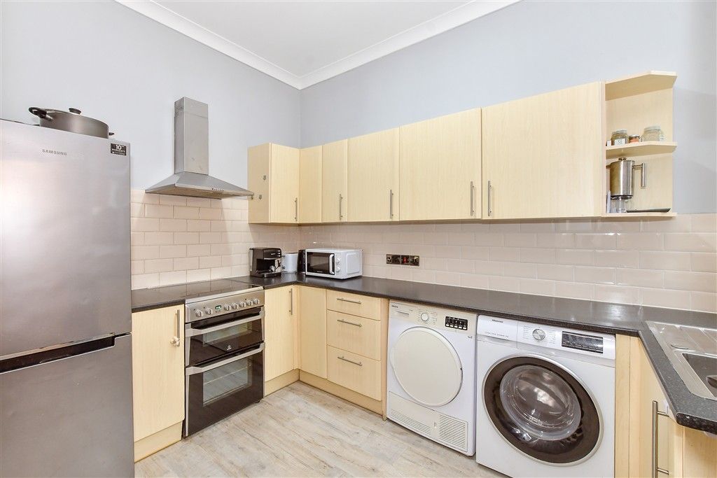 Property photo 3 of 9 Kitchen