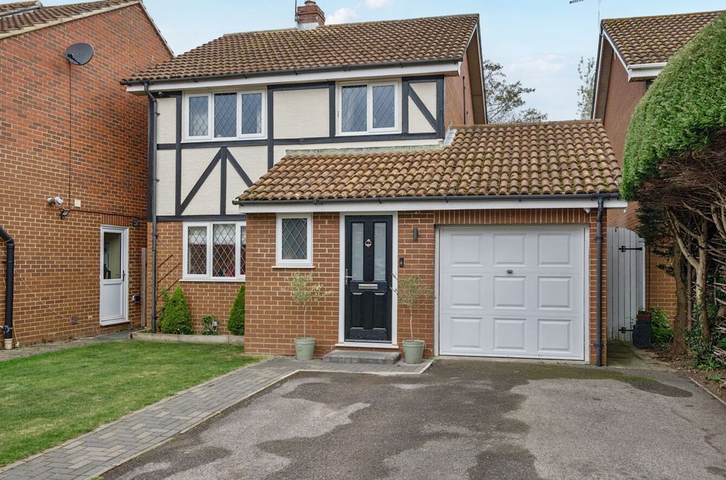 Property photo 1 of 13 Merrifield Close