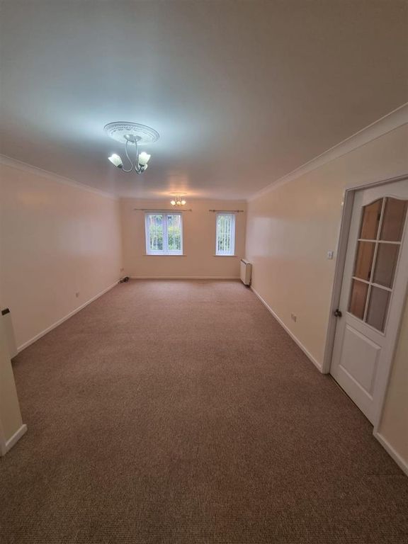 Property photo 2 of 8 Rm2.Jpg