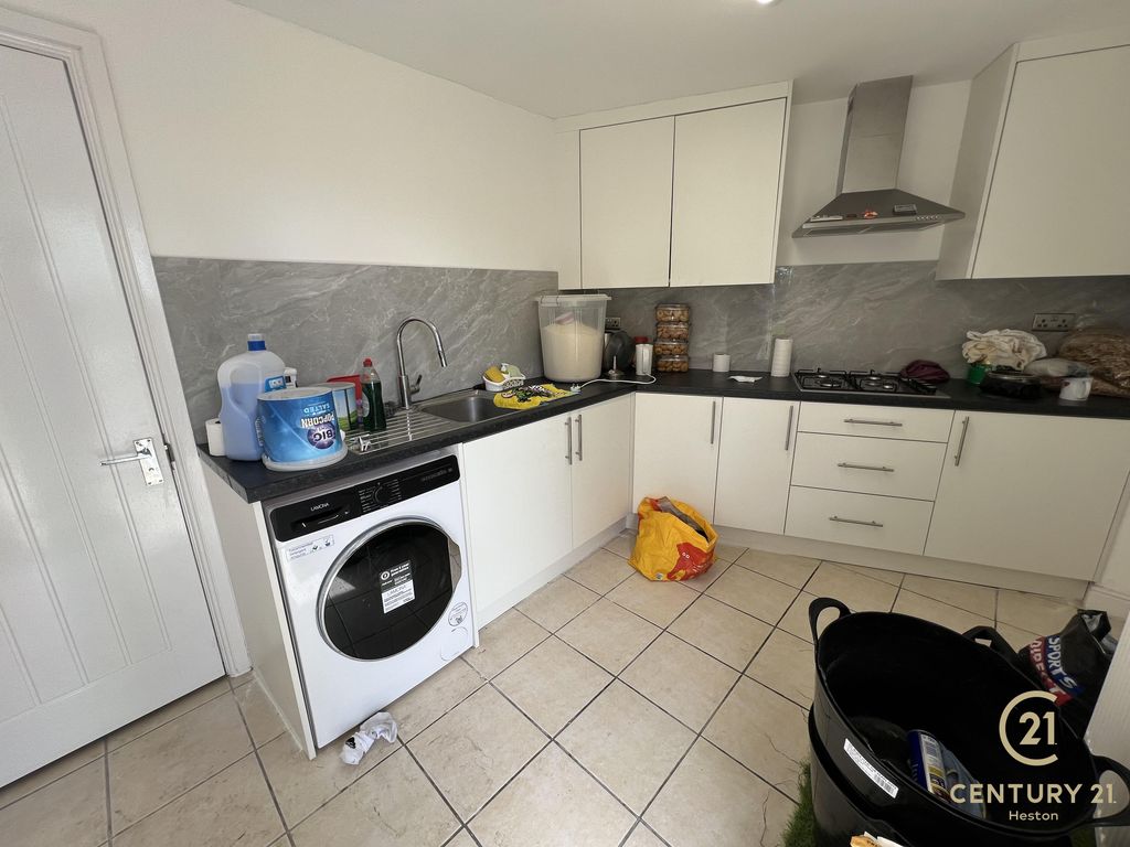 Property photo 3 of 5