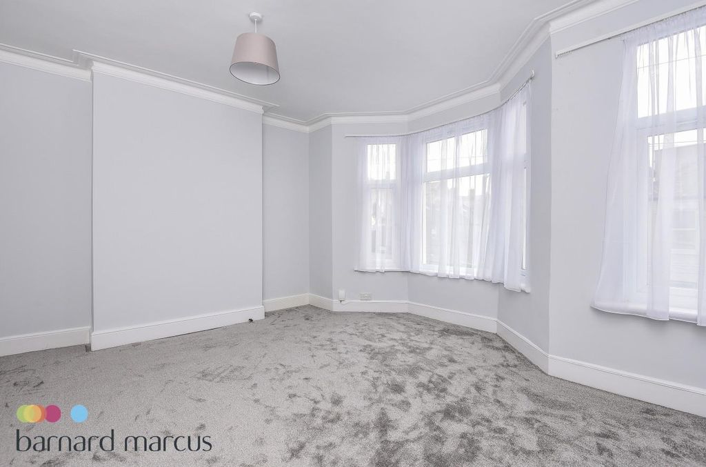 Property photo 2 of 11 Bedroom