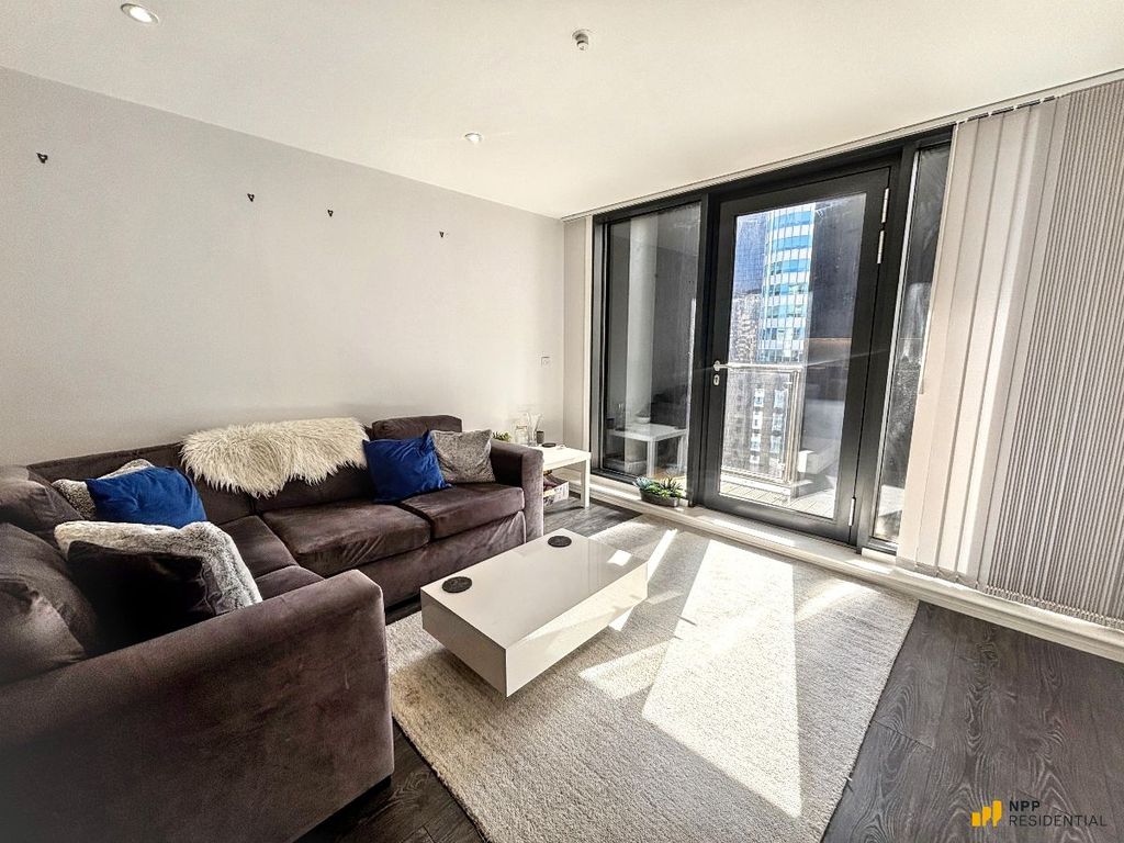 Property photo 2 of 27