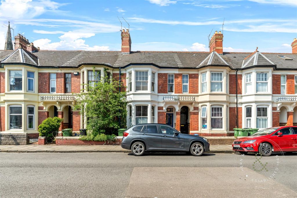 Property photo 1 of 33 Balaclava Road, Herncrabtree (27).Jpg