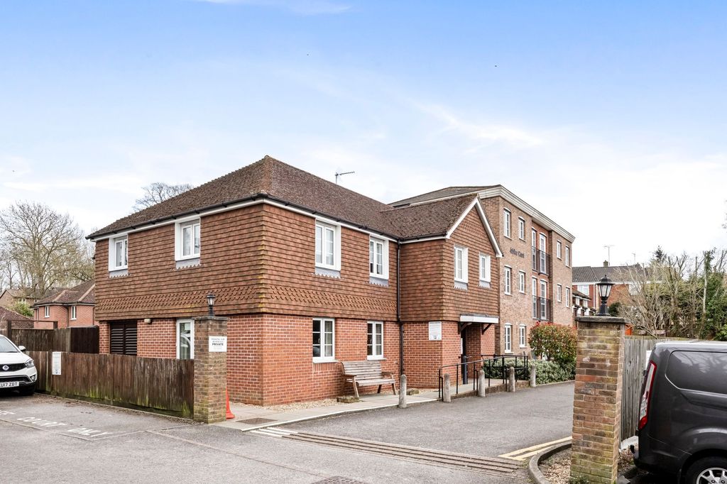 Property photo 1 of 17