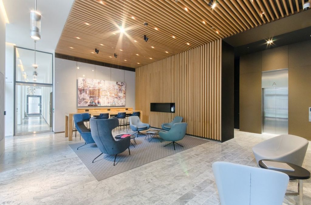 Property photo 2 of 7 Lobby