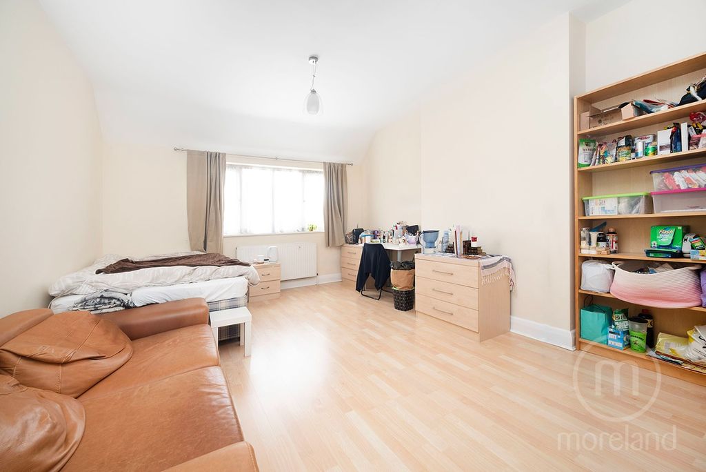 Property photo 3 of 10 4588306