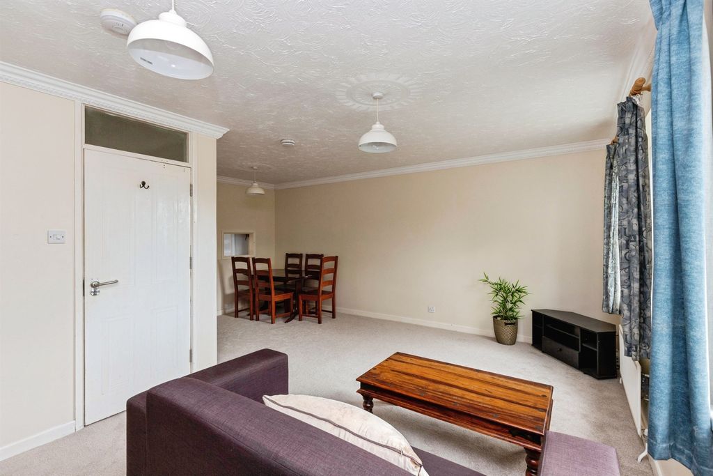 Additional image 13 of 4 bed property for saleBaverstock Road, Poole BH12