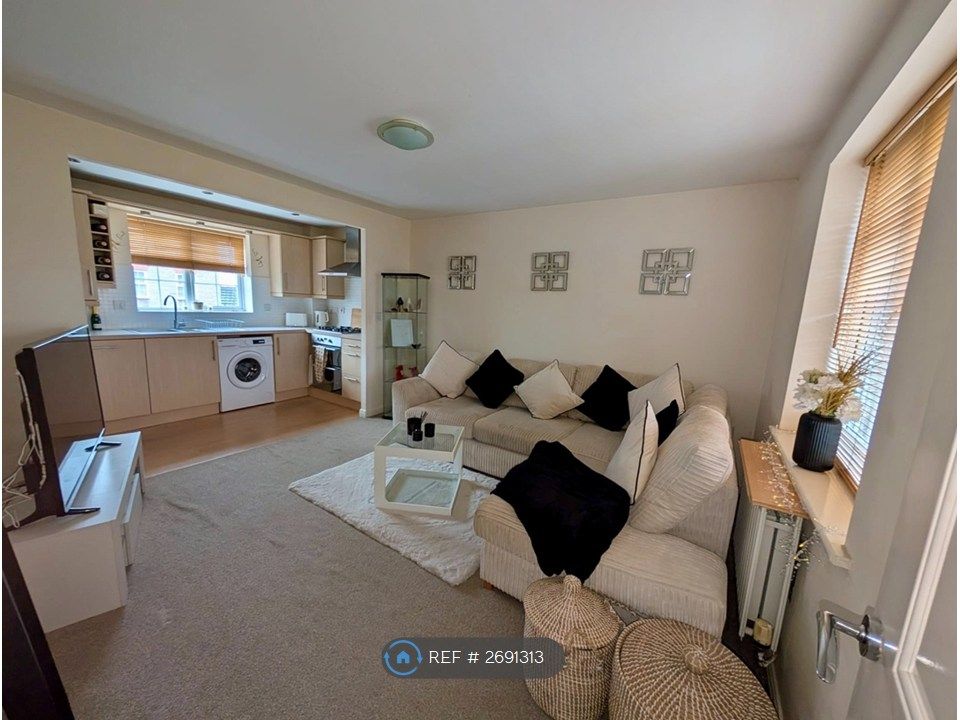 Property photo 3 of 12