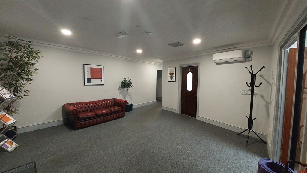 Property photo 2 of 7 Photo 4