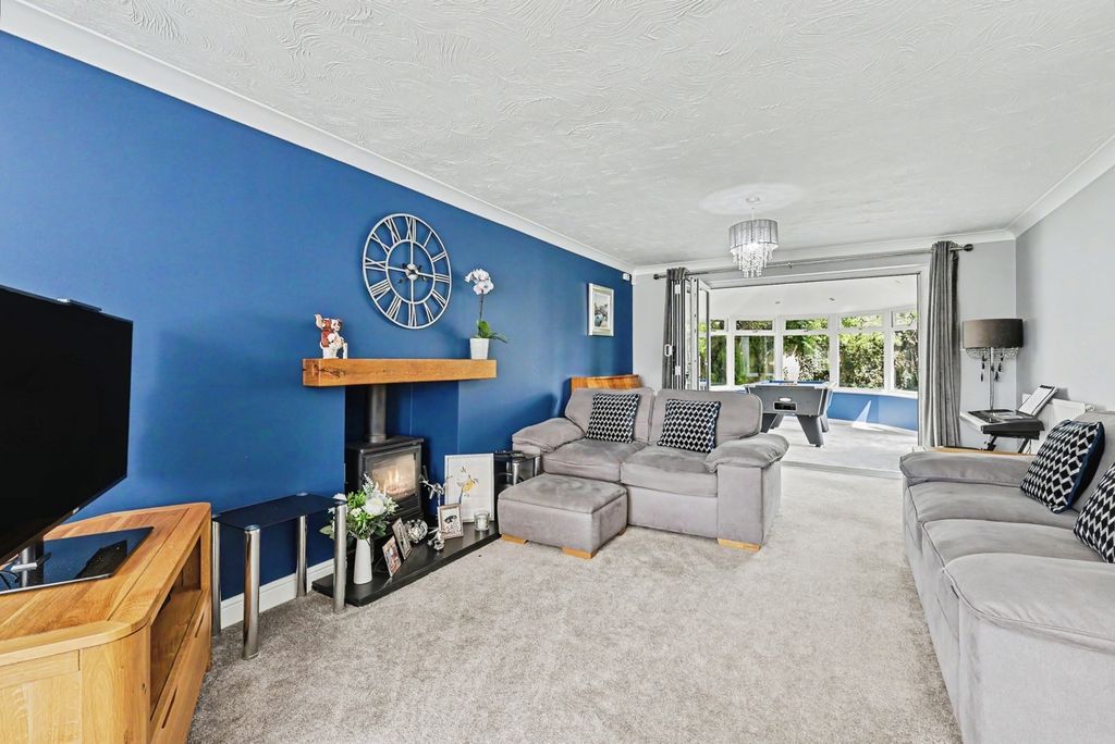 Property photo 2 of 31 Pbox-Img.Jpg