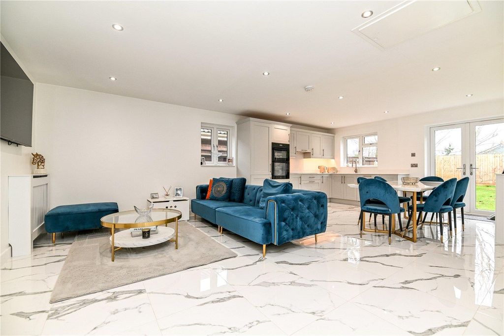 Property photo 2 of 16 Picture No. 05