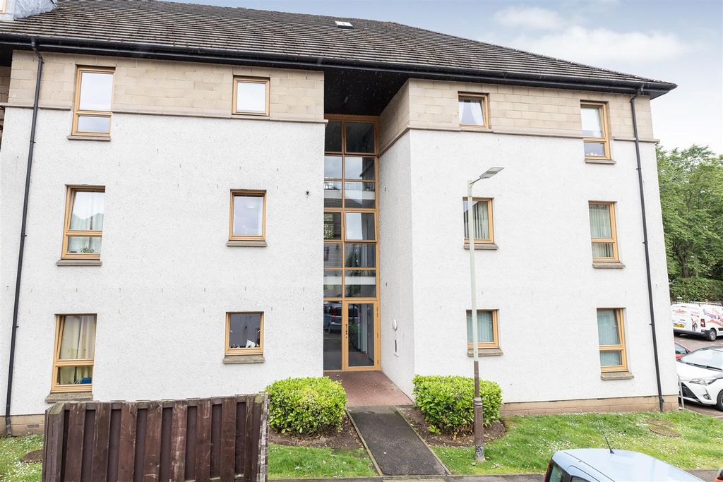 Property photo 1 of 28 18E St Andrew Street External.Jpg