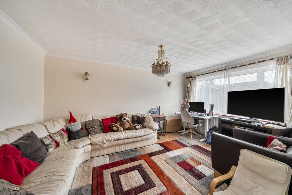 Property photo 2 of 20 1373889-14-690c7E...