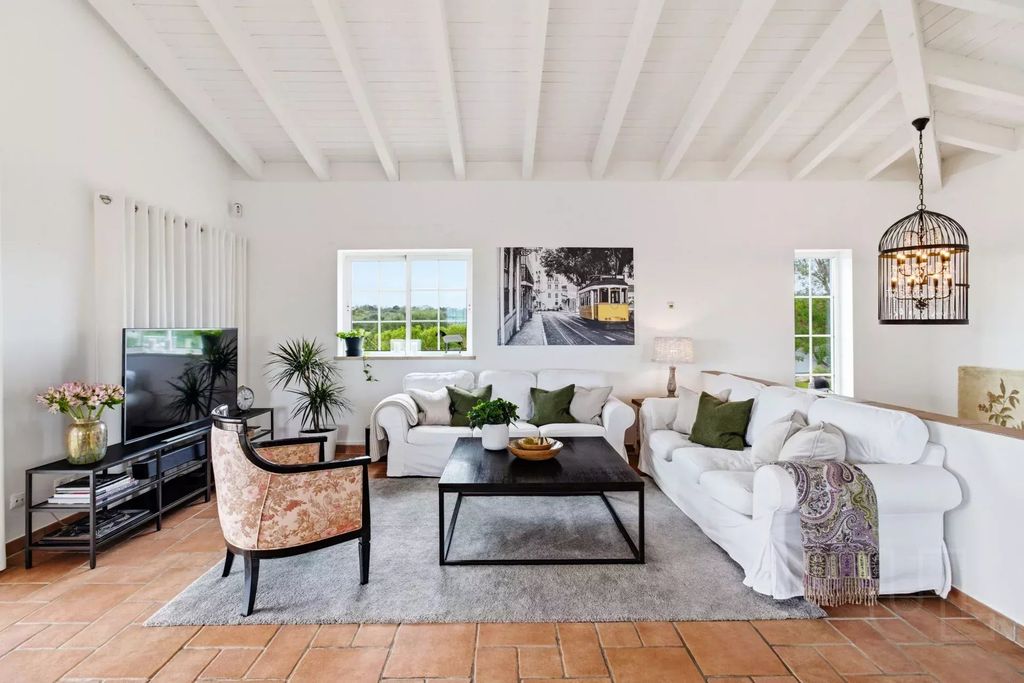 Property photo 2 of 48