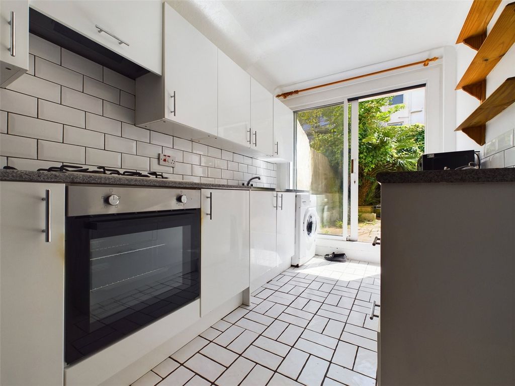 Property photo 1 of 19 Kitchen