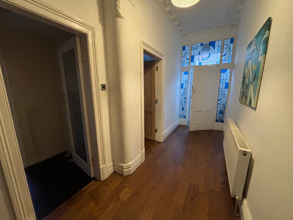 Property photo 2 of 40