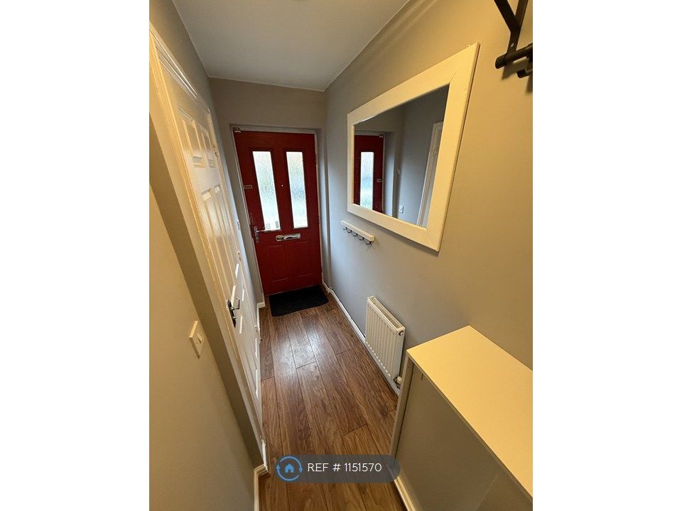 Property photo 3 of 11 Lobby P2