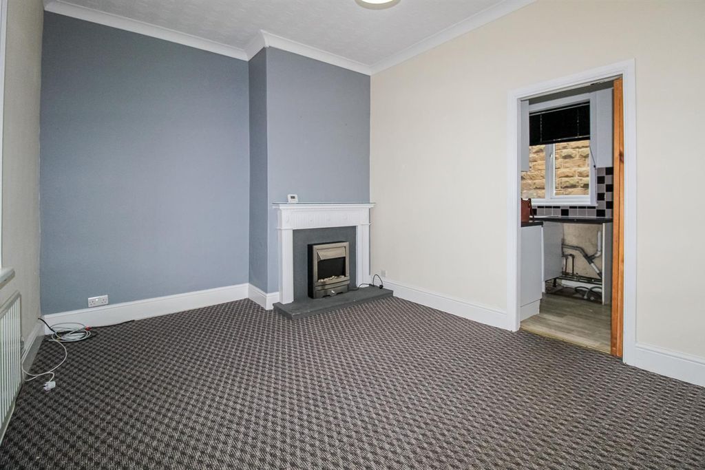 Property photo 3 of 7 Living Room