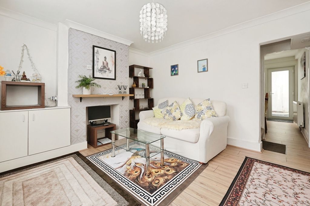 Property photo 2 of 22 Pbox-Img.Jpg