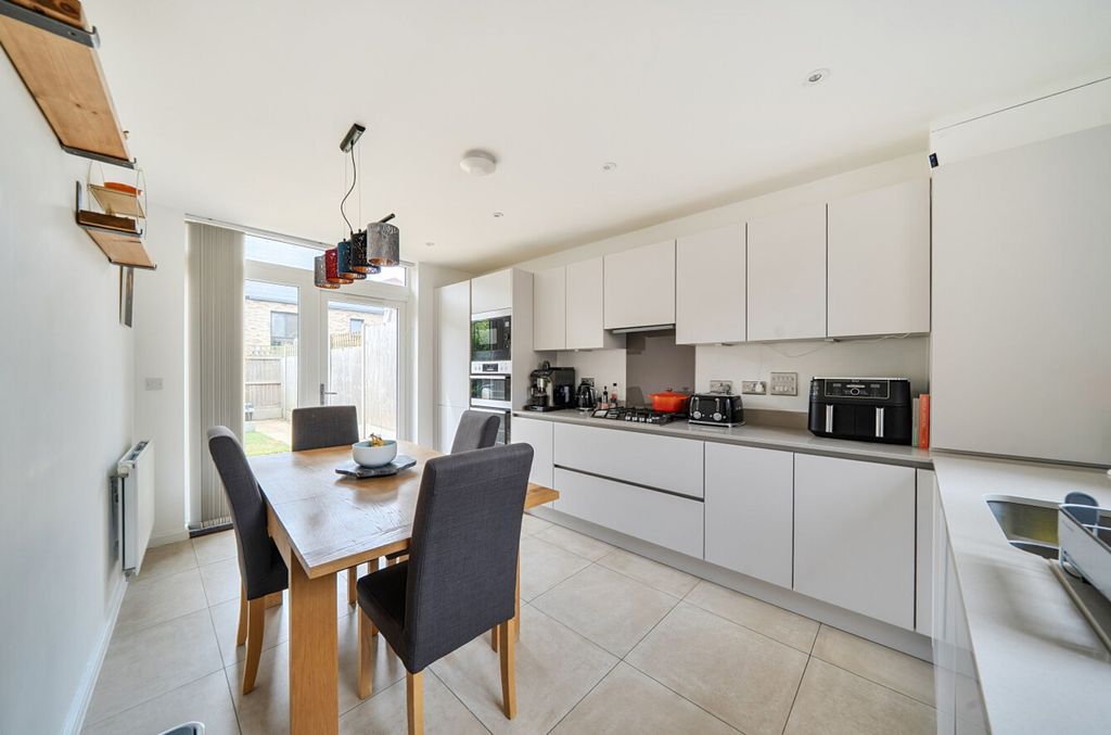 Property photo 3 of 20 1465554-11-6A1972...