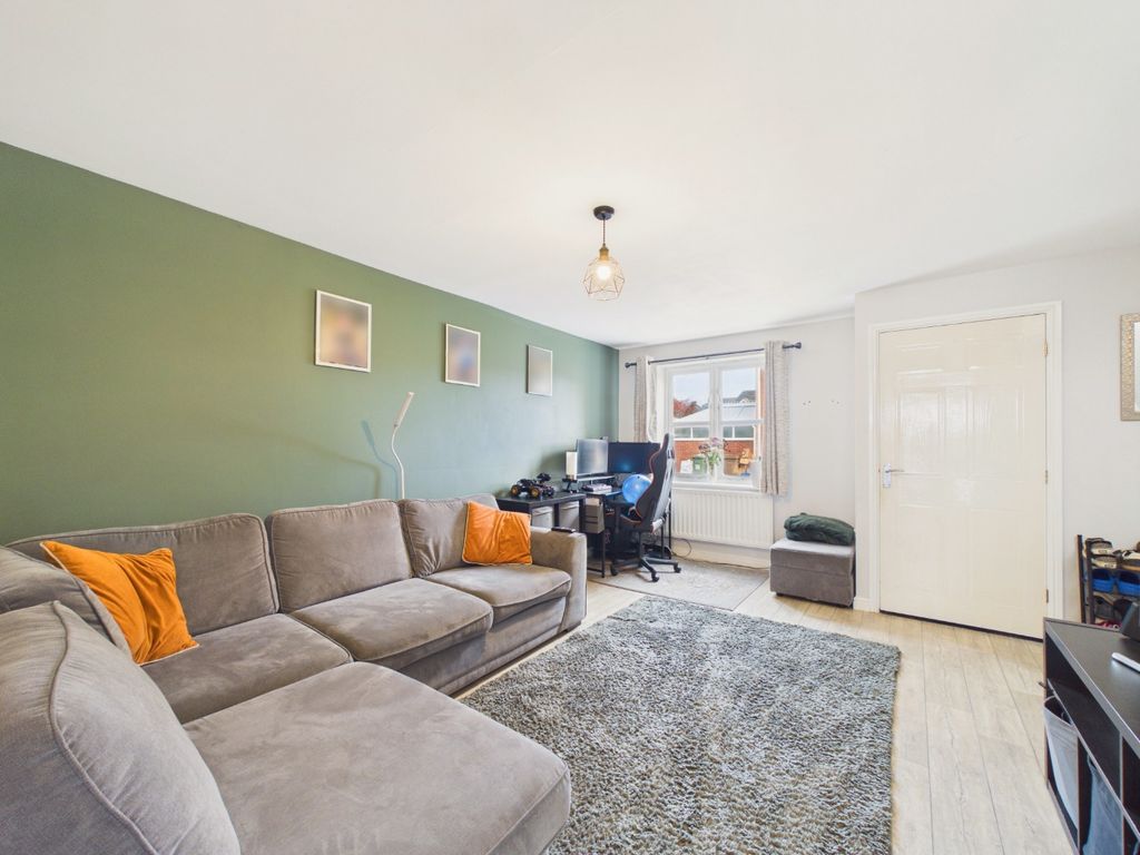 Property photo 3 of 17 5570253