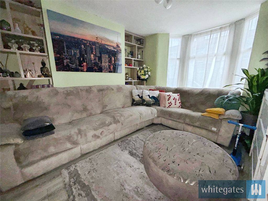 Property photo 3 of 19 Picture No. 16