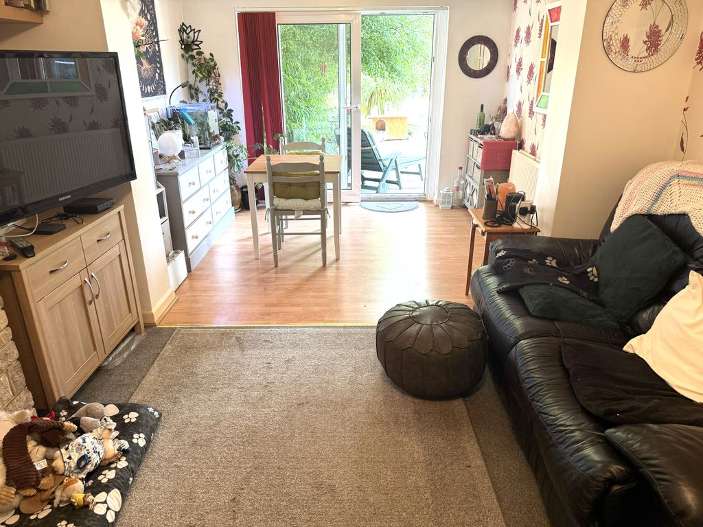 Property photo 2 of 21