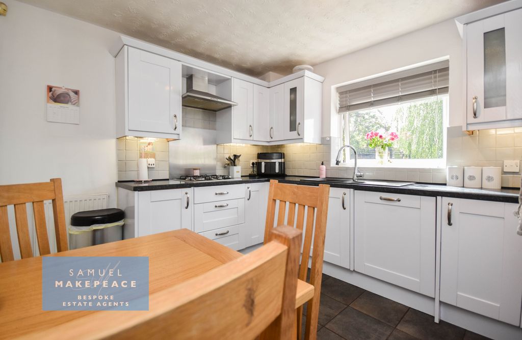 Property photo 3 of 32 Gallery