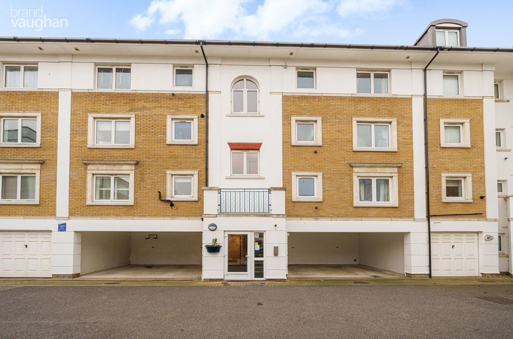 Property photo 1 of 11 External