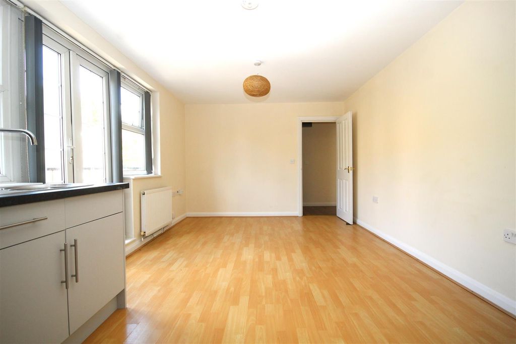 Property photo 3 of 11 Img_9928.Jpg