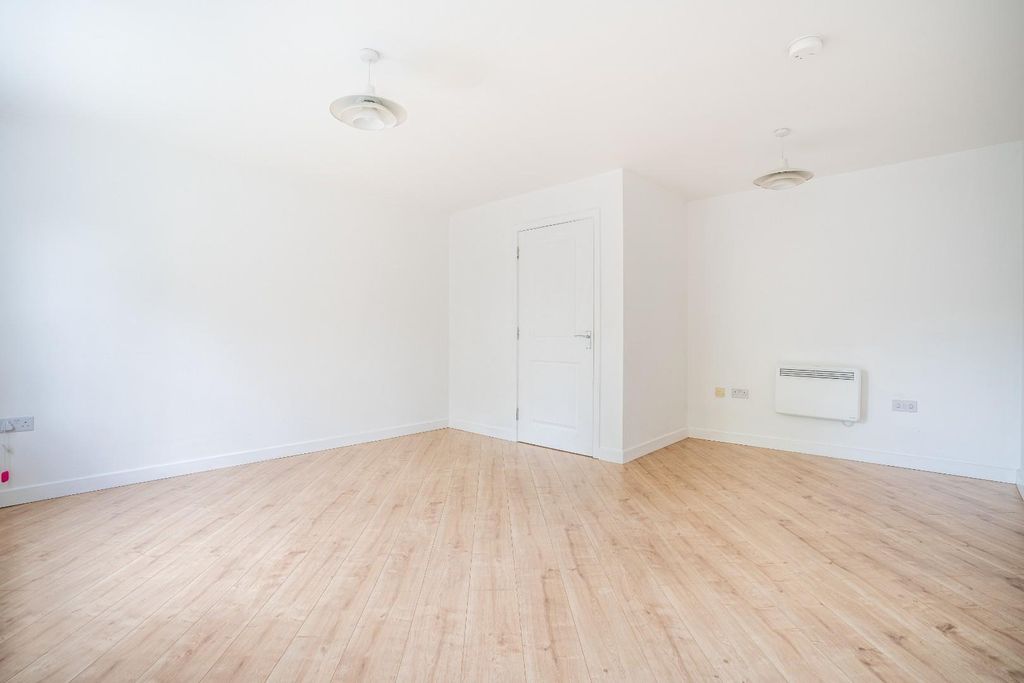 Property photo 3 of 11 Hsopfdbkiuquo_Yxwrenqw.Jpg