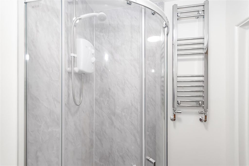 Property photo 3 of 4 Grd F Room 1A.Jpg