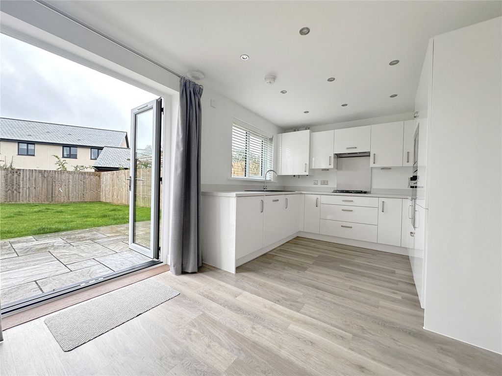 Property photo 2 of 12 Kitchen
