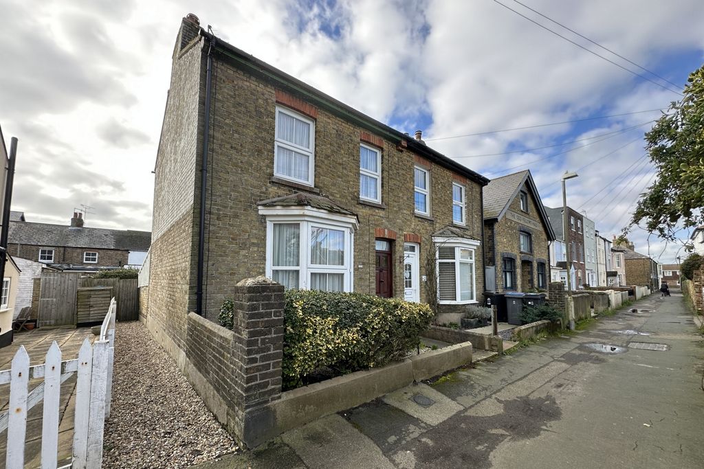 Property photo 1 of 13 Photo 2