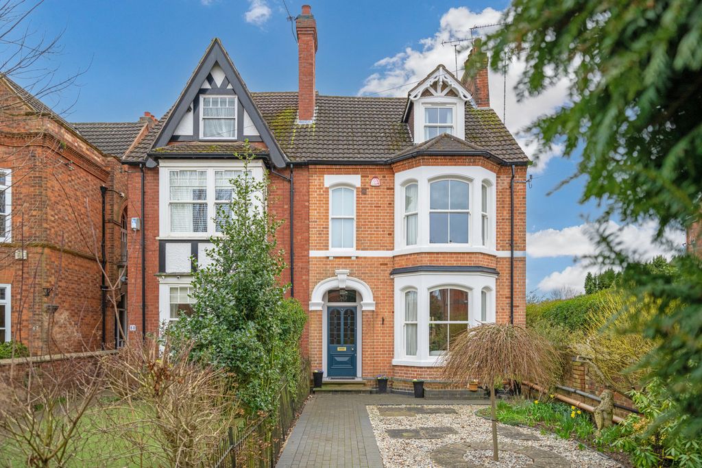 Property photo 1 of 33