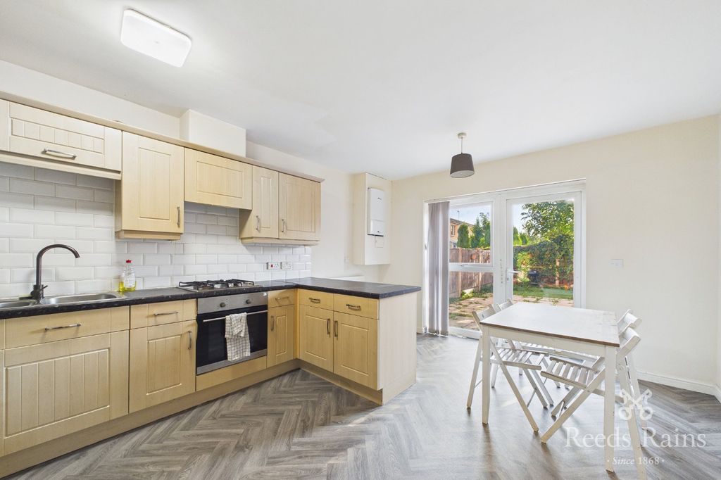 Property photo 2 of 15 Picture No. 03