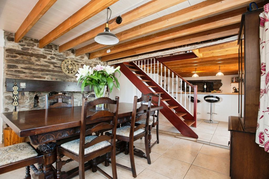 Property photo 2 of 21 Kitchen Dining Room