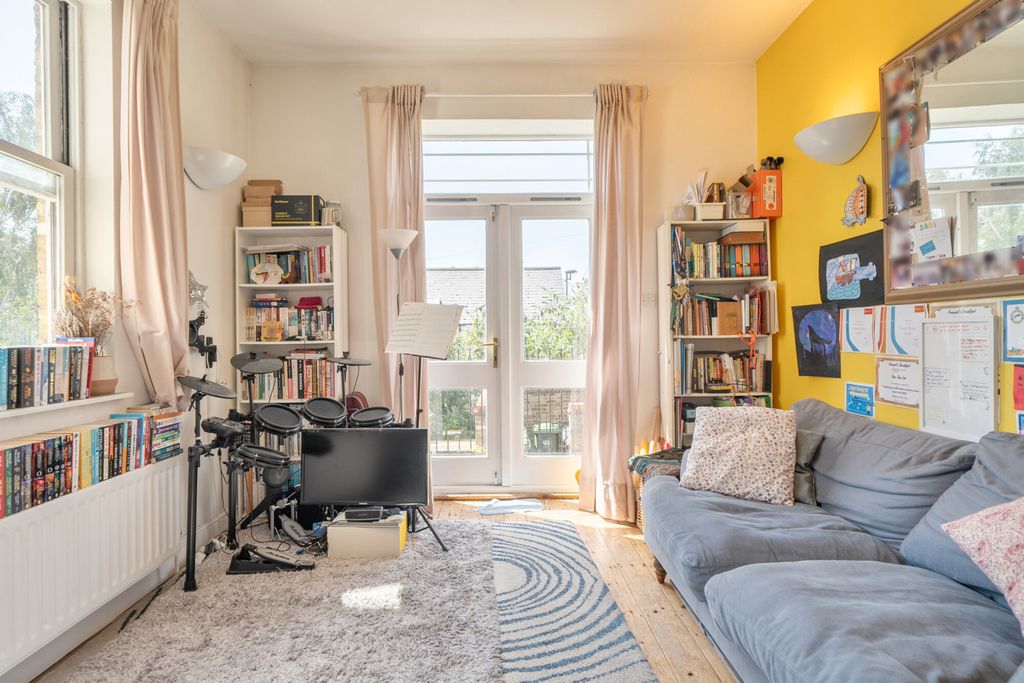 Property photo 3 of 18 1480329-11-6A3A97...