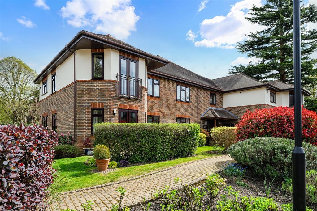 Property photo 1 of 17 Petersmead Close, 16 (12).Jpg