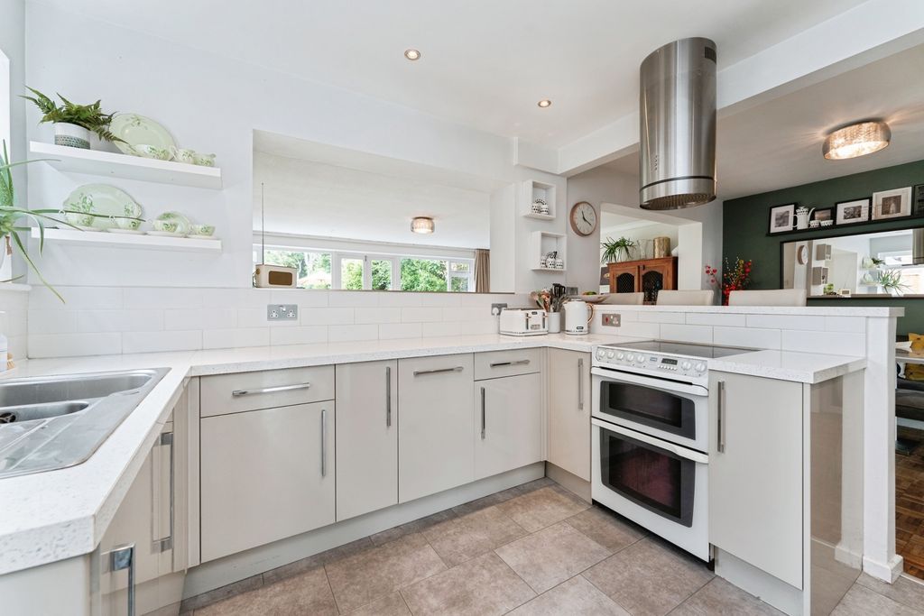 Property photo 2 of 37 Pbox-Img.Jpg