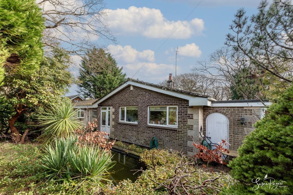 Property photo 1 of 26 6 Youngwoods Way