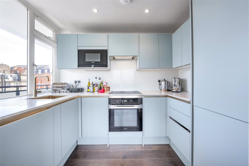 Property photo 2 of 14 Picture No. 09