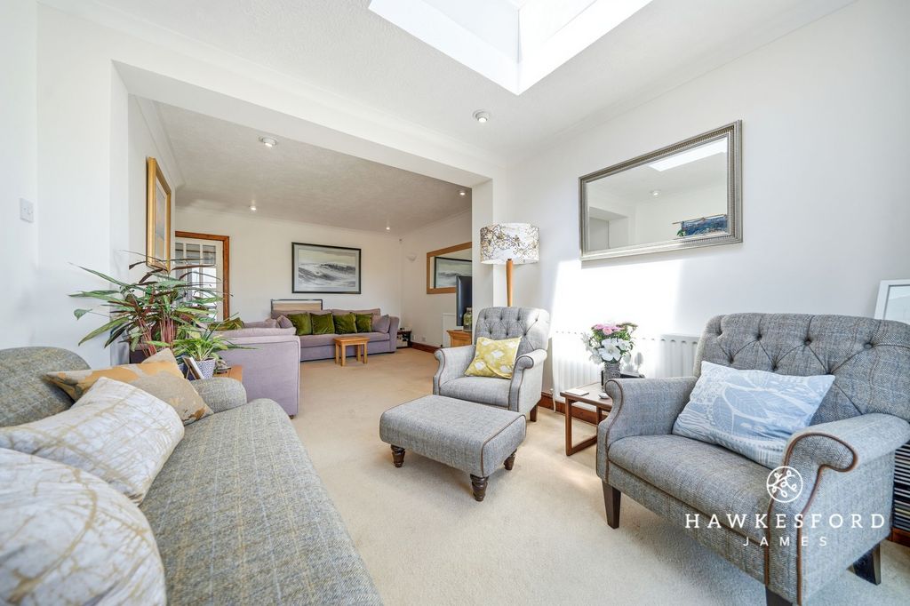 Property photo 3 of 22 Wises Lane, Sittingbourne - Sitting Room