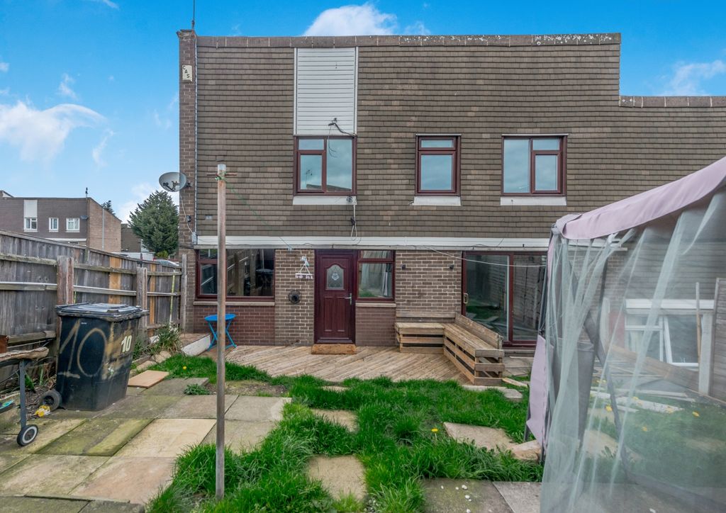 Property photo 2 of 20 External