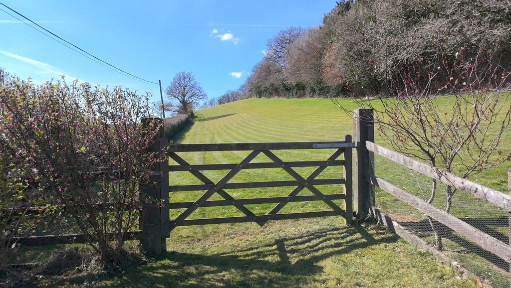 Property photo 2 of 15 Ewemove South Molton - The Bungalow - Gate
