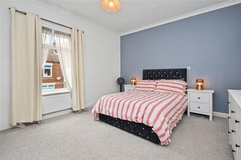 Property photo 2 of 14 Picture No. 22