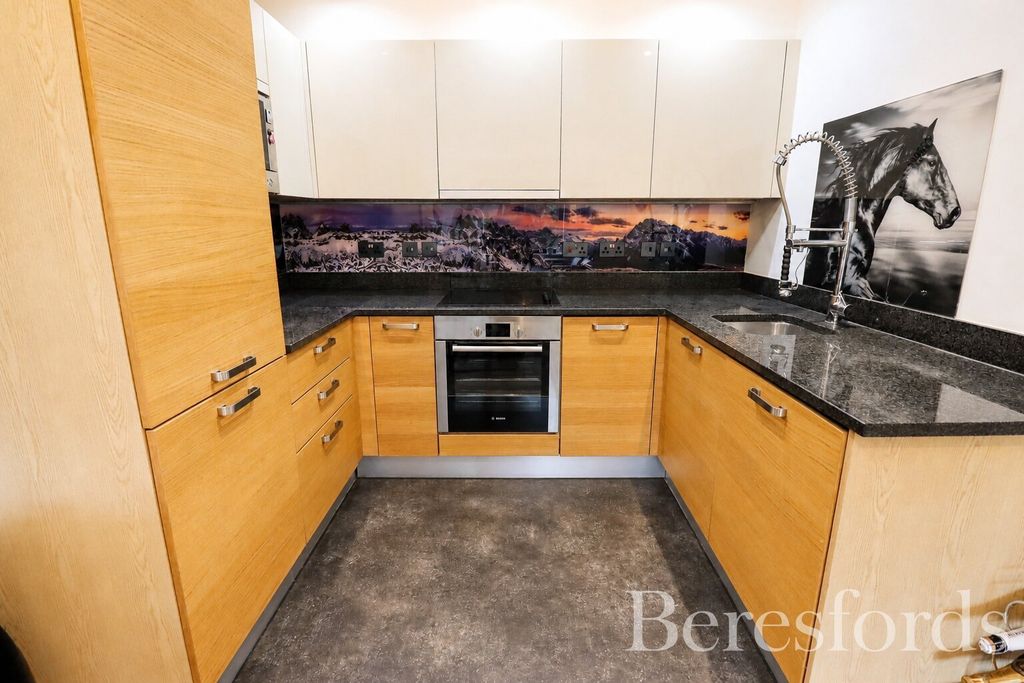 Property photo 3 of 40 Picture No. 38