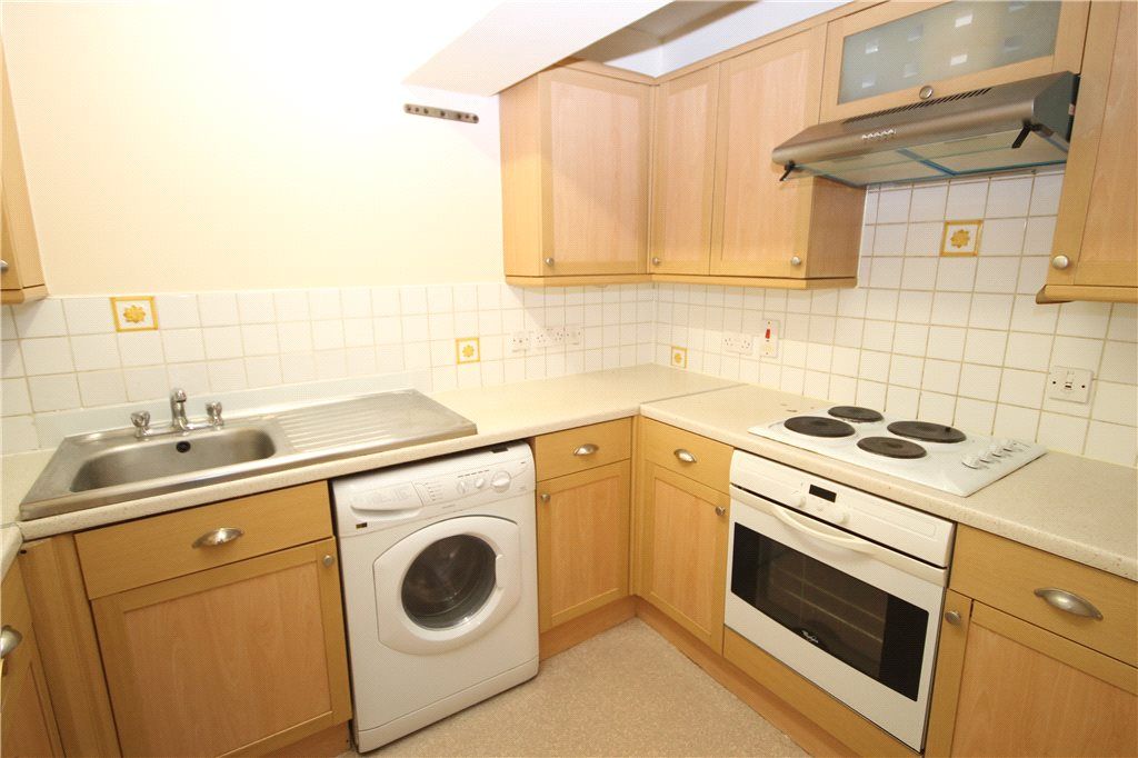 Property photo 3 of 8 Kitchen